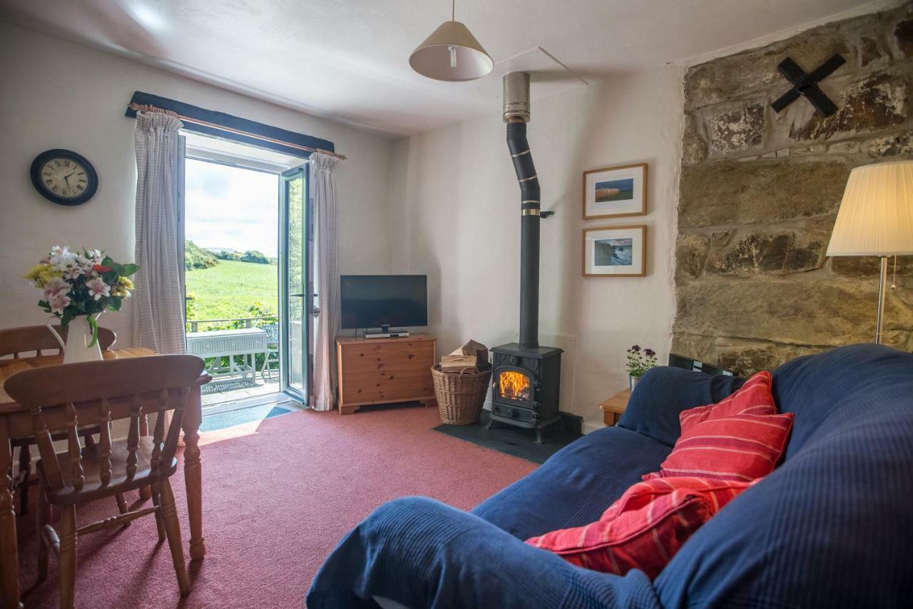 Cwm Connell Coastal Cottages Moylgrove Eksteriør bilde